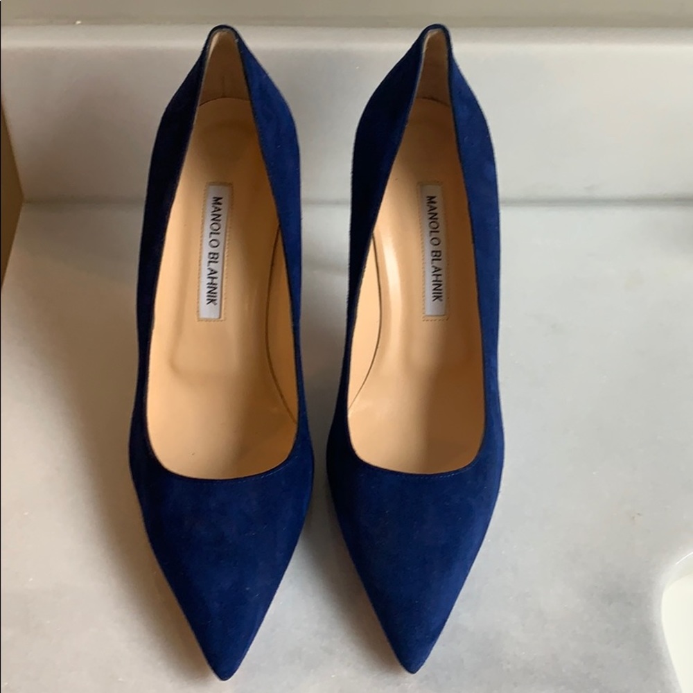 Manolo Blahnik suede pumps